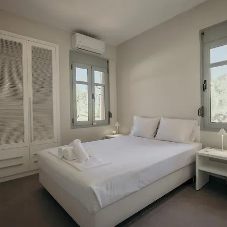 Thea Ii Sea View Private Pool Villa, וילה