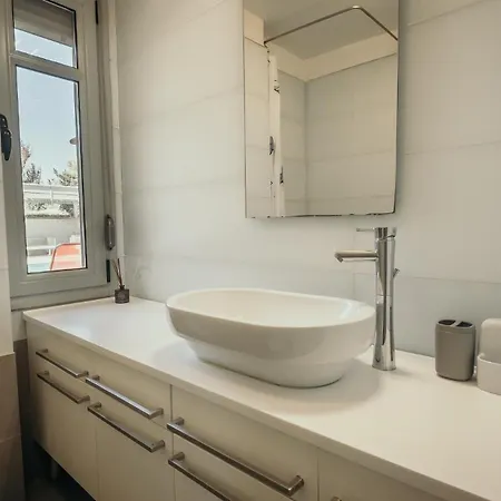 Thea Ii Sea View Private Pool Villa, וילה ניקיטי