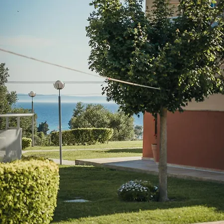 Vilă Thea Ii Sea View Villa, *